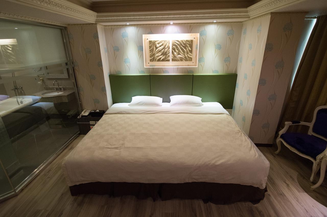 Mila Hotel Taichung Exterior foto