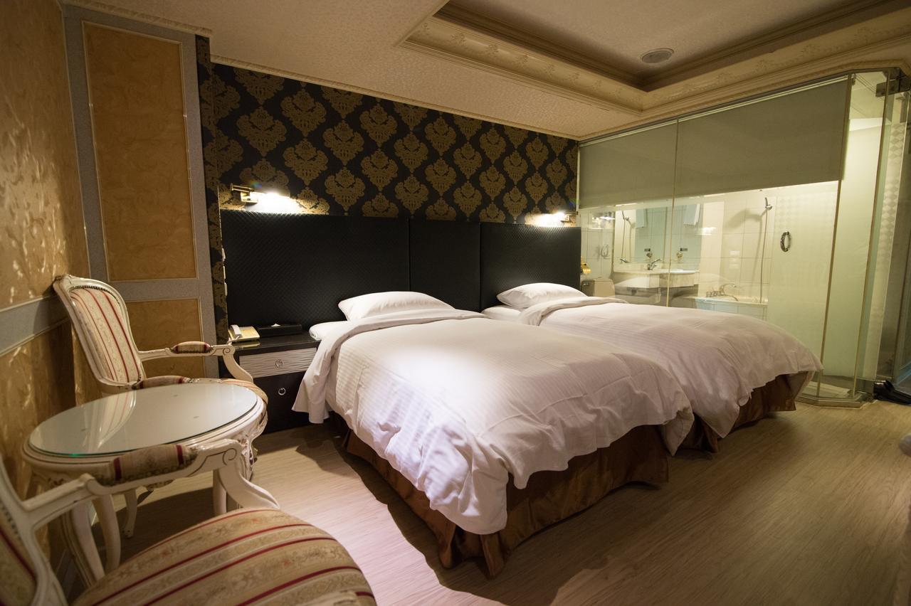 Mila Hotel Taichung Exterior foto