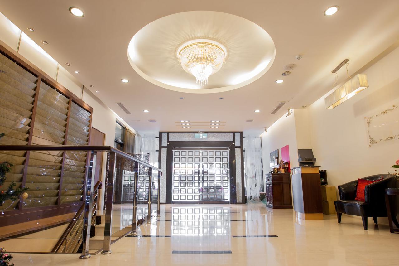Mila Hotel Taichung Exterior foto