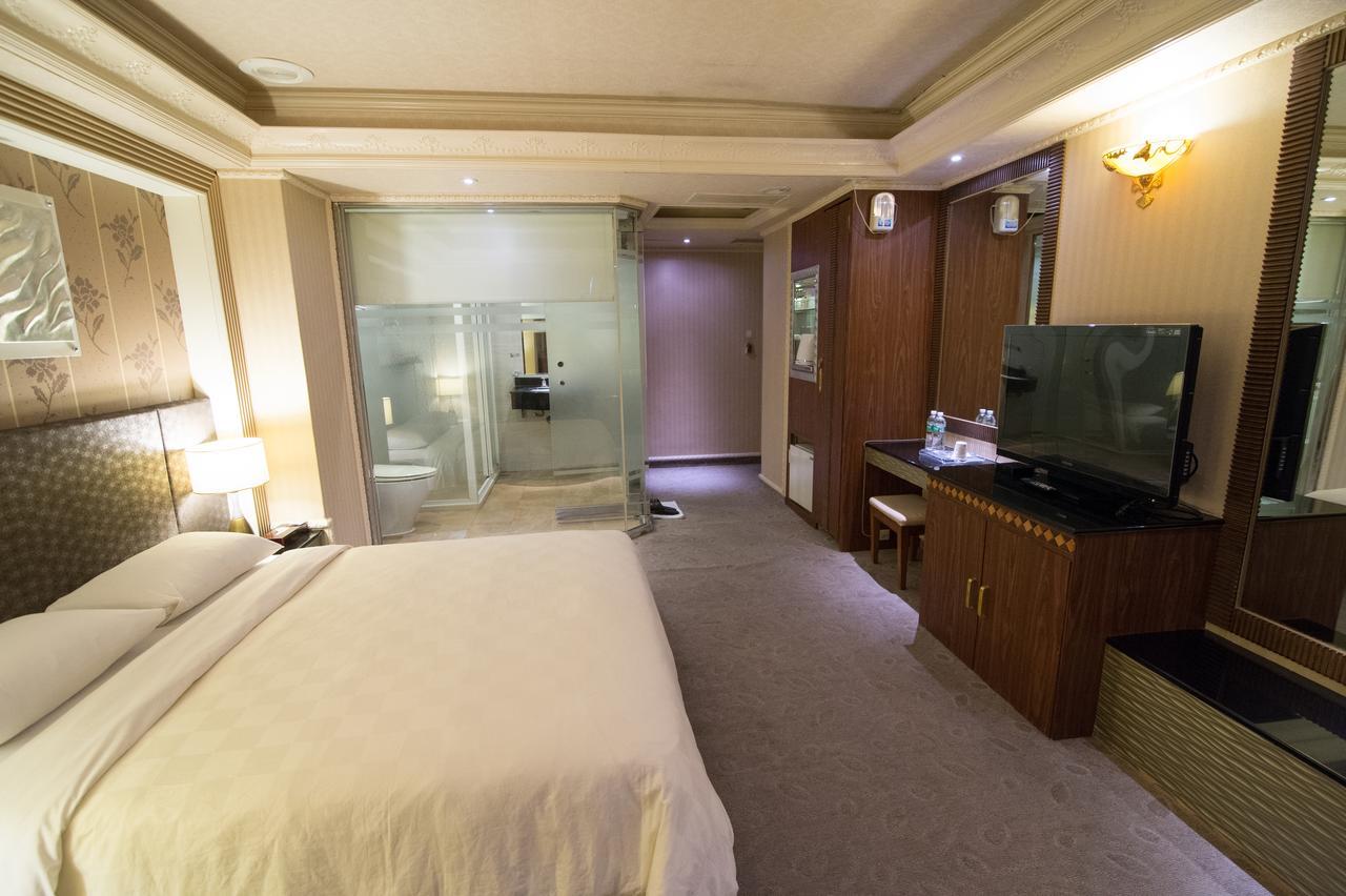 Mila Hotel Taichung Exterior foto